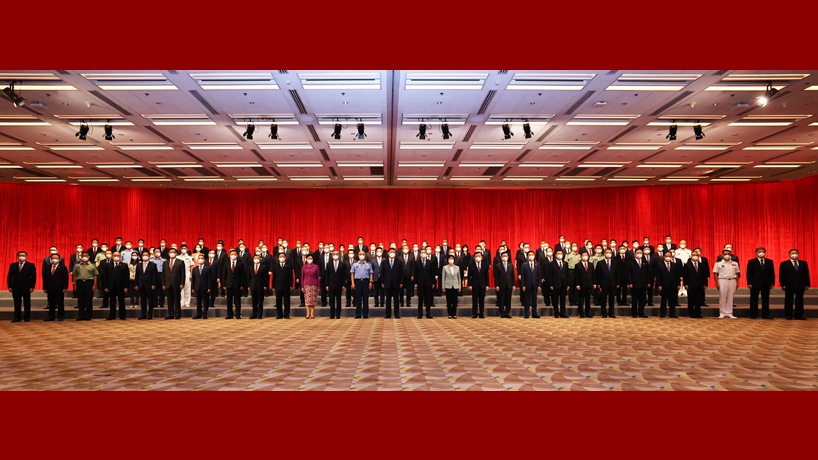 習近平會(huì )見(jiàn)中央駐港機構和主要中資機構負責人