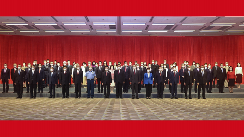 習近平會(huì )見(jiàn)香港特別行政區新任行政、立法、司法機關(guān)負責人