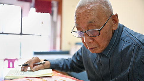 退休不退崗，初心永不忘——記新華社“中國網(wǎng)事?感動(dòng)2022”年度網(wǎng)絡(luò )感動(dòng)人物舒服民