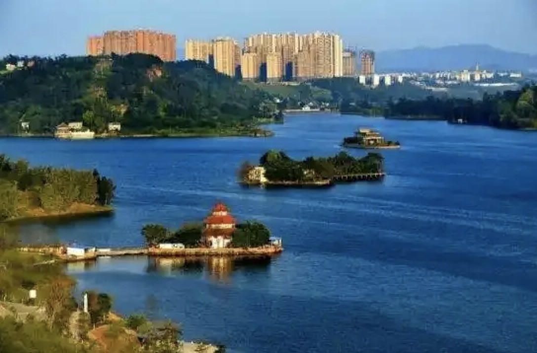 內江市隆昌市探索政務(wù)服務(wù)“四心”解法，助力“銀齡族”跨越“數字?zhù)櫆稀?></a></div> <div   id=