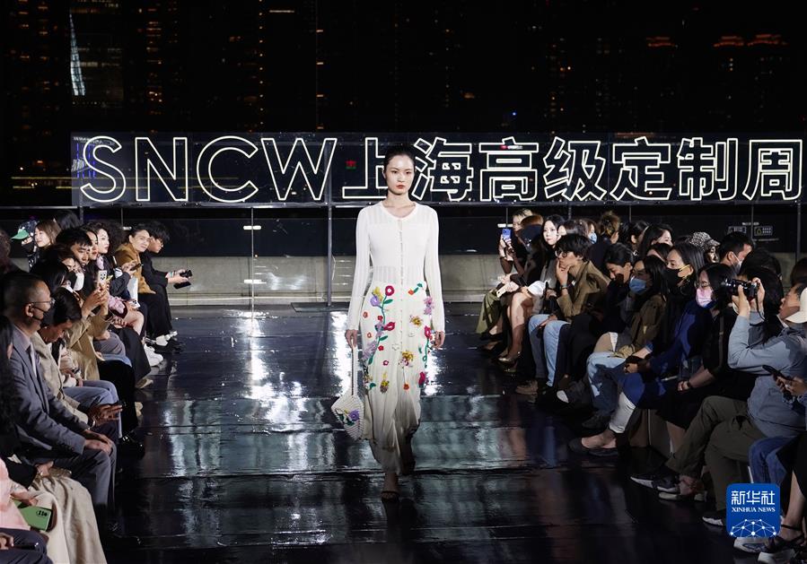 （經(jīng)濟）（5）第十二屆上海高定周舉行開(kāi)幕秀