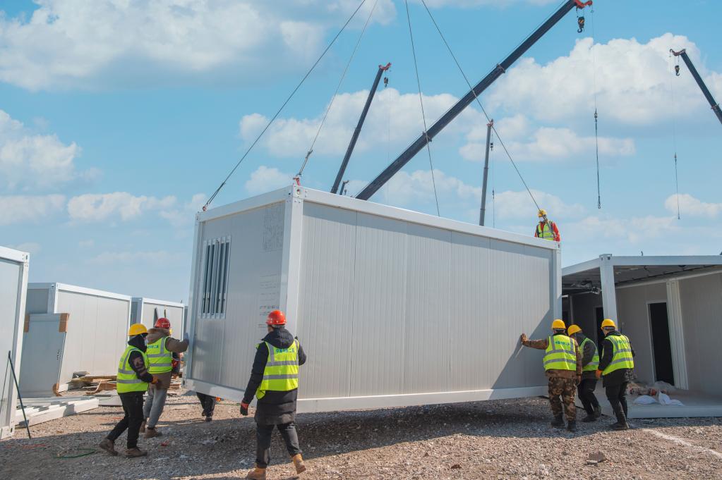 長(cháng)春：隔離方艙加緊建設