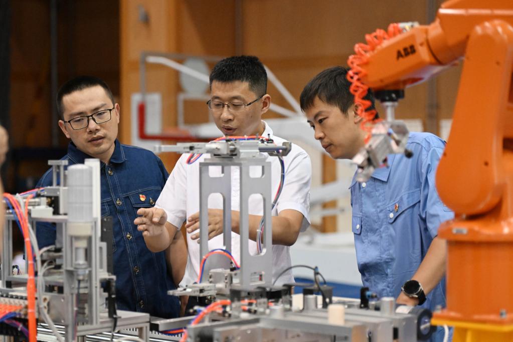 三代&ldquo;職教人&rdquo; 傳承&ldquo;機電情&rdquo;