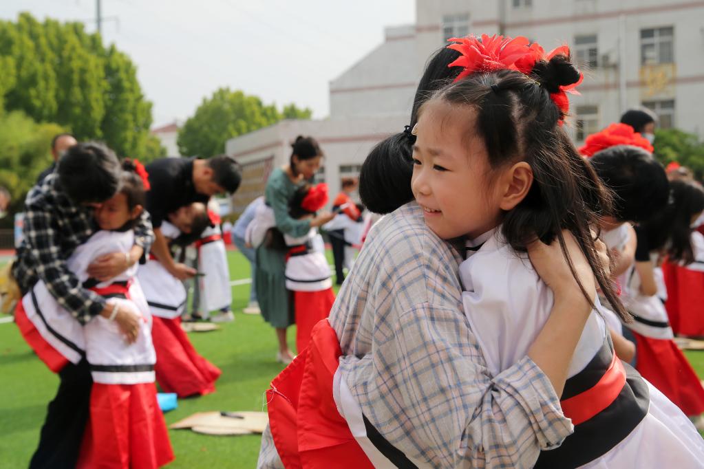 傳統&ldquo;開(kāi)筆禮&rdquo; 開(kāi)啟新學(xué)期