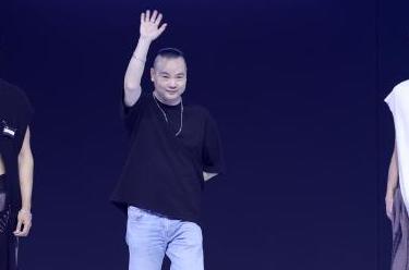 &ldquo;朗坤&middot;黃剛&rdquo;時(shí)裝發(fā)布會(huì )在京舉行