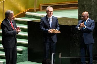 第76屆聯(lián)合國大會(huì )閉幕