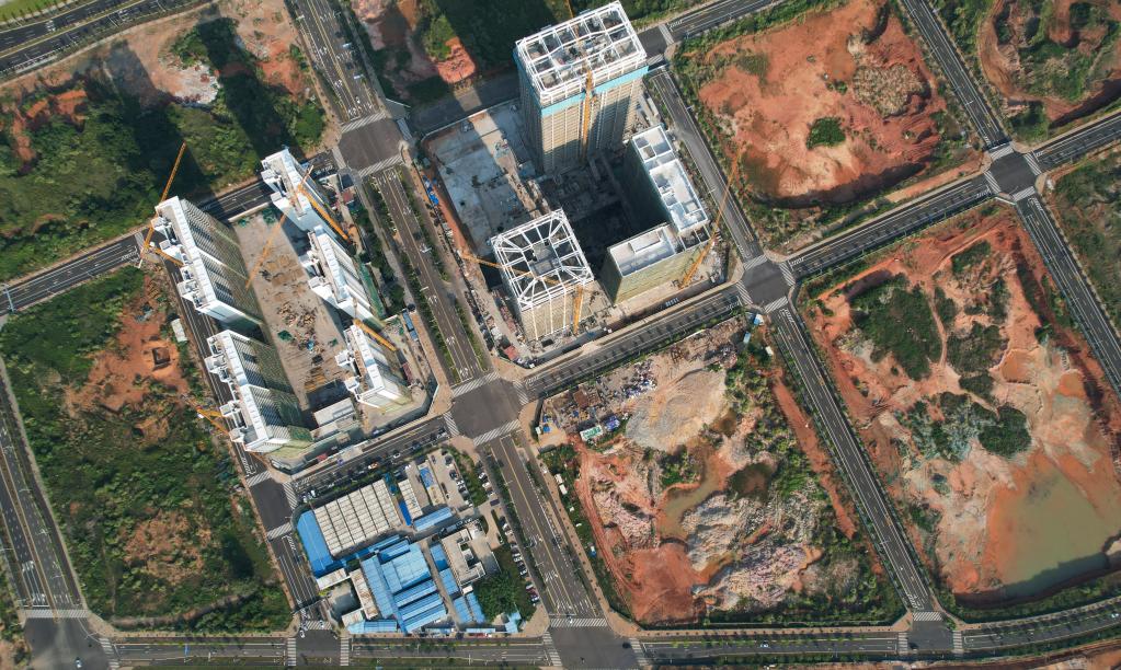 新華全媒+丨?？趶团d城國際數字港：保進(jìn)度 搶工期