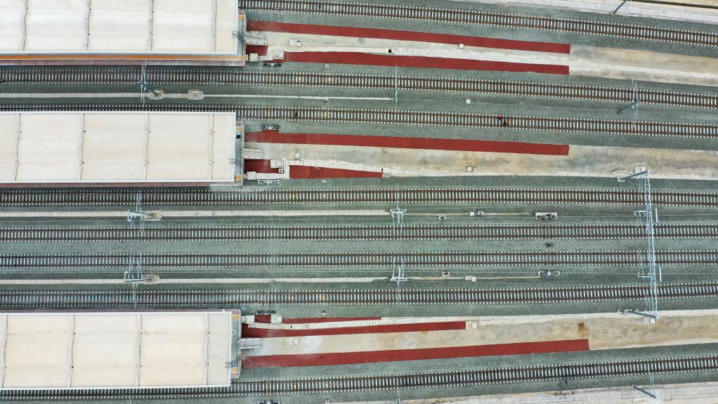 銀蘭高鐵甘肅段成功送電 聯(lián)調聯(lián)試即將開(kāi)始