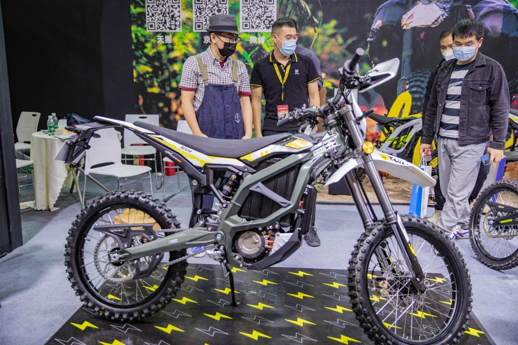 新華全媒+|第二十屆中國國際摩托車(chē)展覽會(huì )在重慶舉行 電動(dòng)兩輪車(chē)受關(guān)注
