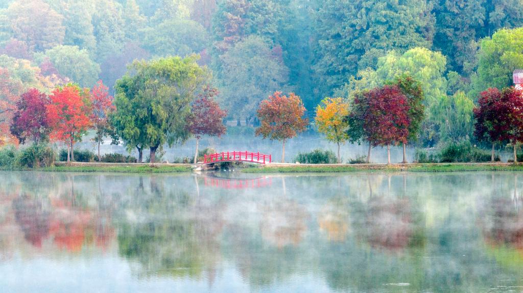 詩(shī)意中國&mdash;&mdash;秋色連波，波上寒煙翠