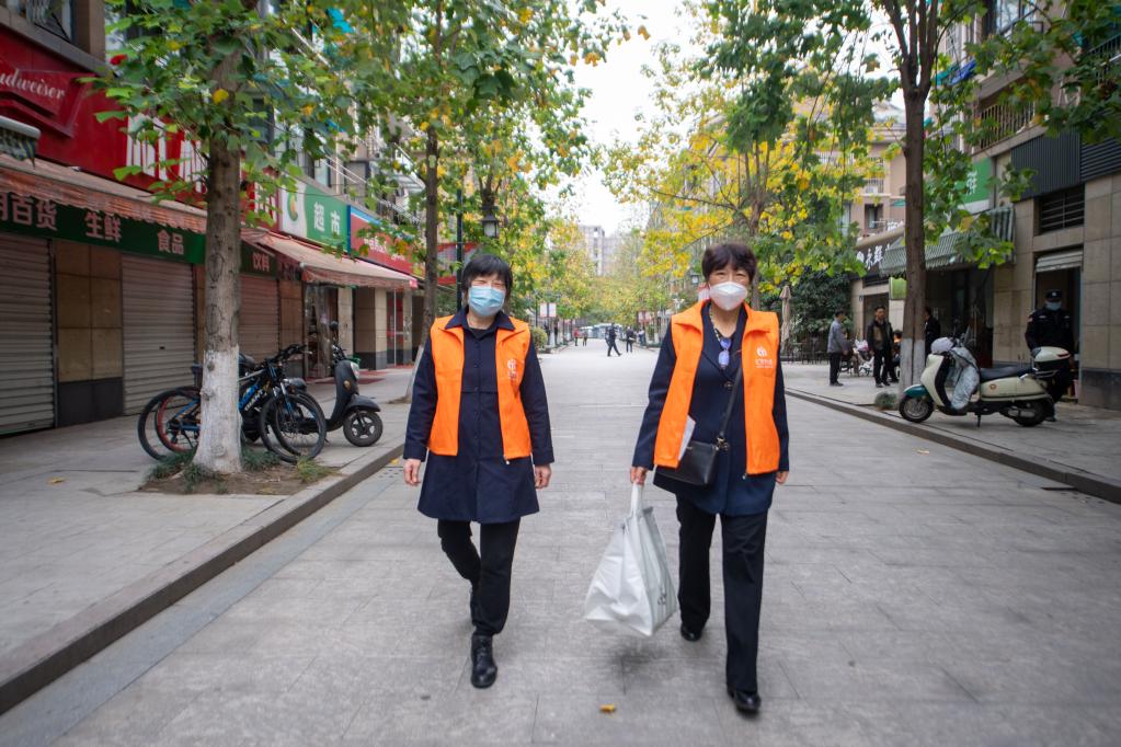 新華全媒+｜&ldquo;時(shí)間銀行&rdquo;里的&ldquo;銀齡互助&rdquo;