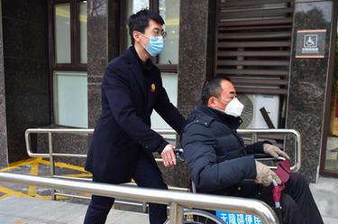 江西南昌：完善無(wú)障礙設施 讓城市更有溫度