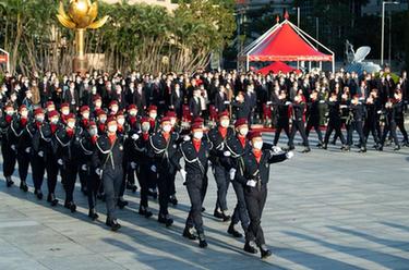 澳門(mén)舉行升旗儀式慶?；貧w祖國23周年