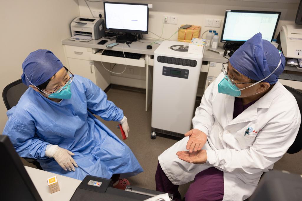 一線(xiàn)直擊：守護新冠病毒感染兒童