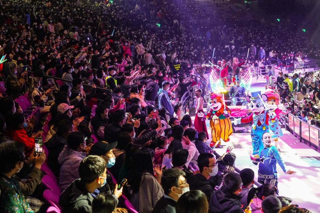 新華全媒＋｜元旦假期消費市場(chǎng)：人氣漸旺，暖意漸濃