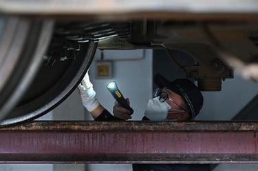 新華全媒+丨春運幕后的&ldquo;火車(chē)醫生&rdquo;