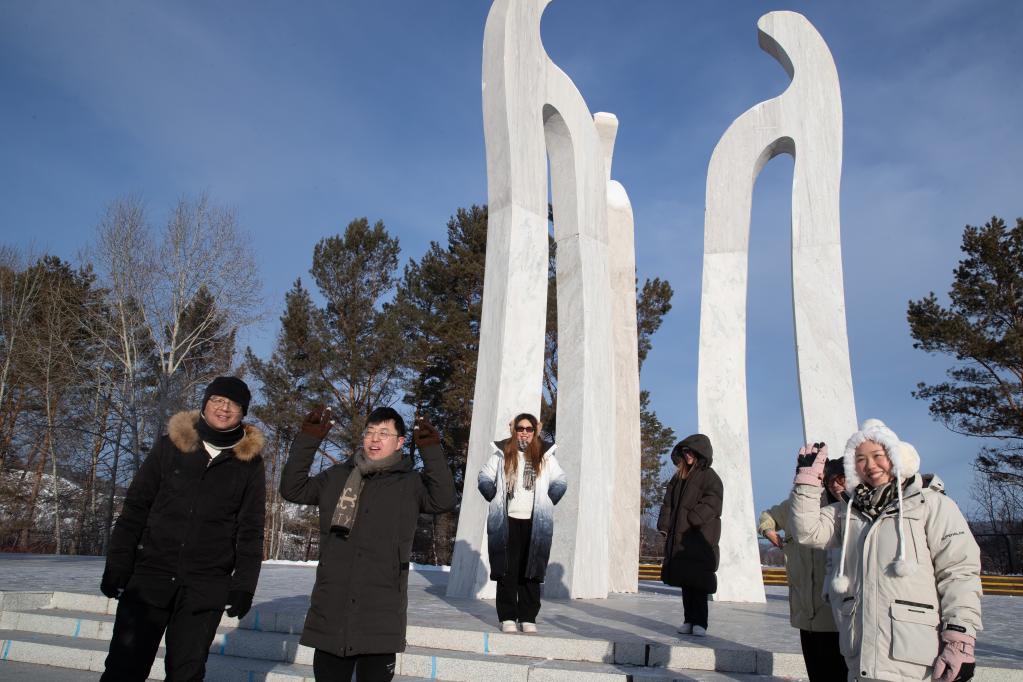 新華全媒+&middot;新春走基層丨當&ldquo;找北&rdquo;遇上極寒&mdash;&mdash;&ldquo;中國北極&rdquo;熱騰騰的&ldquo;冷資源&rdquo;