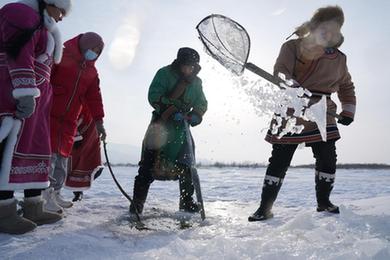 新華全媒+丨&ldquo;守望太陽(yáng)的民族&rdquo;的冬日&ldquo;歡歌&rdquo;
