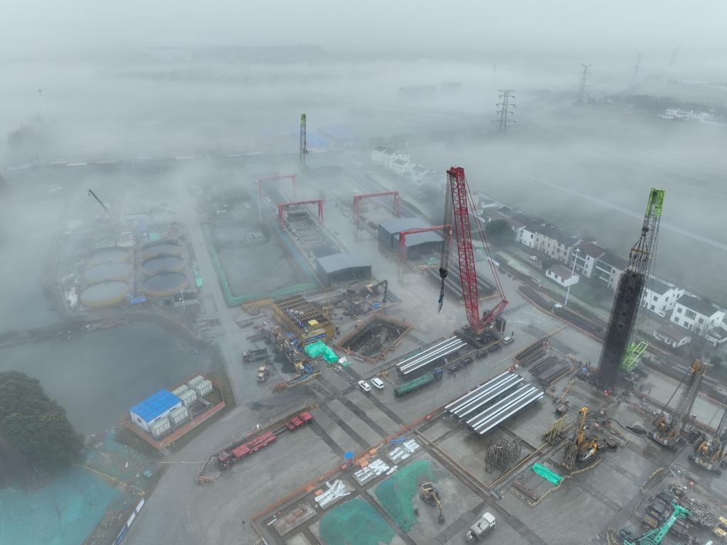 張靖皋長(cháng)江大橋施工建設忙