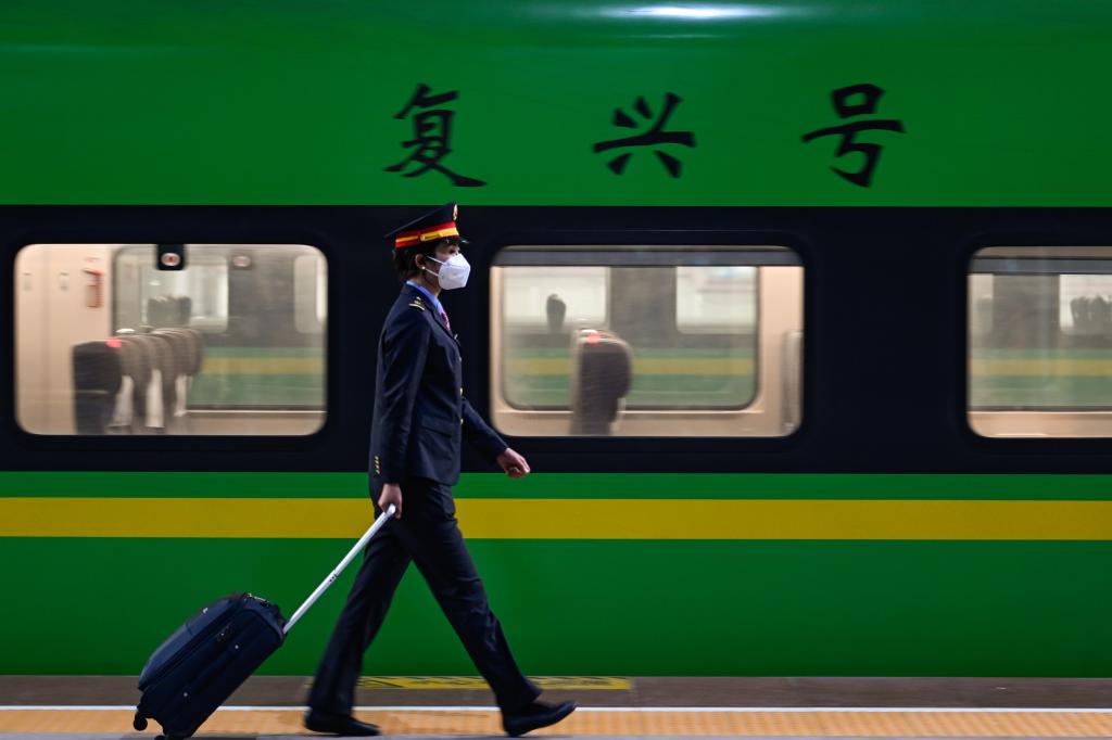 新華全媒+丨每次值乘都有&ldquo;回家&rdquo;的感覺(jué)