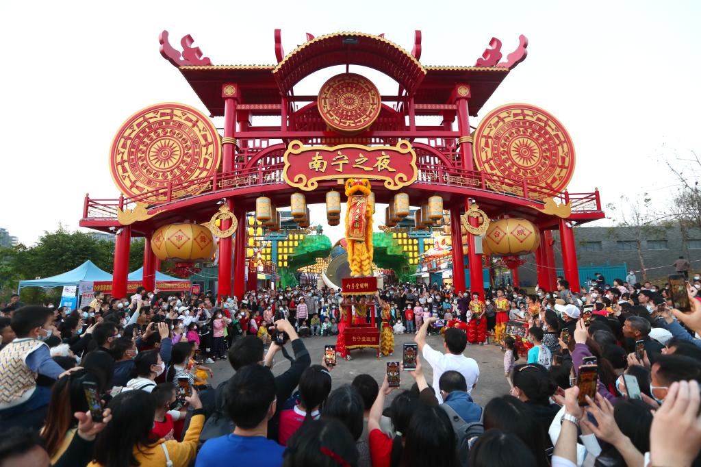 &ldquo;南寧之夜&rdquo;文旅步行街開(kāi)街