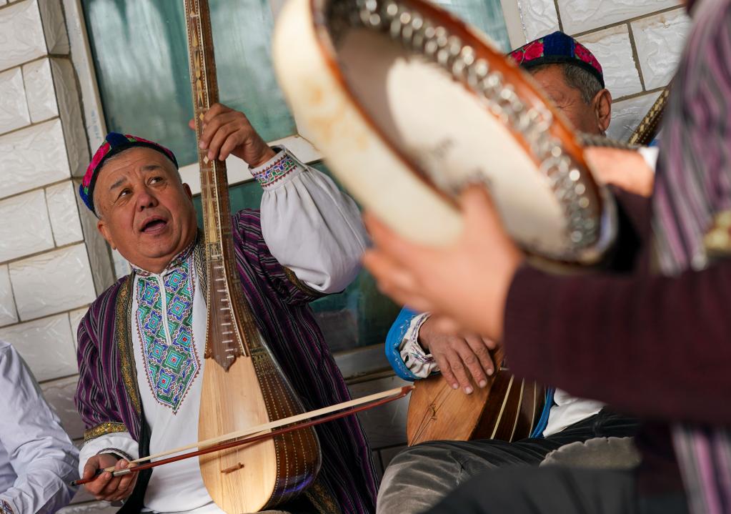 新華全媒＋&middot;新春走基層丨新疆鄉村藝人的&ldquo;冬忙&rdquo;季