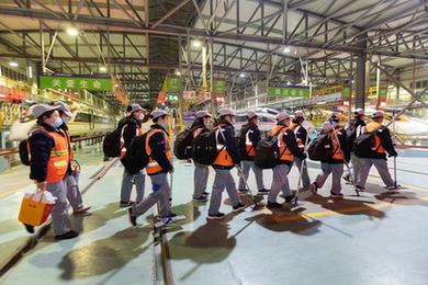 列車(chē)入庫消毒 保障春運出行