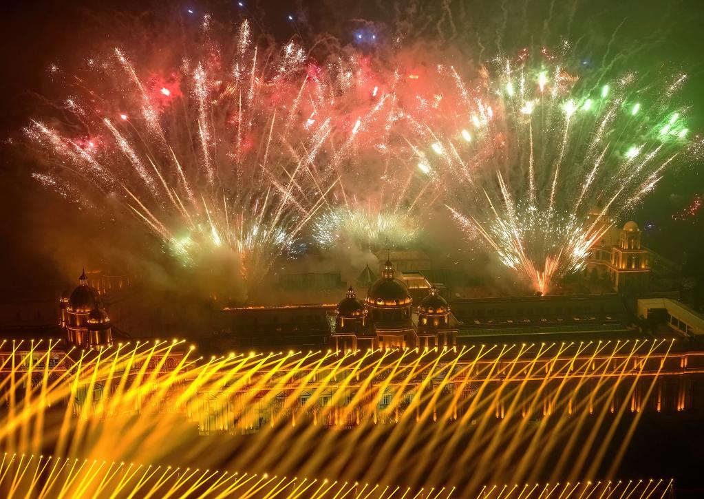 福建福州：煙花璀璨迎新年