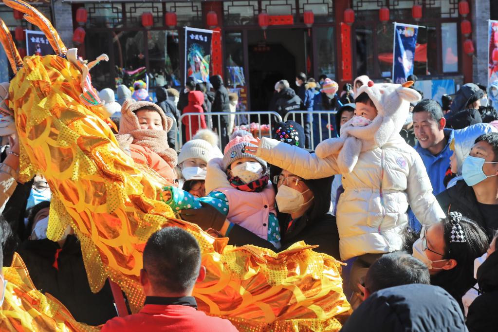 逛廟會(huì ) 過(guò)假期