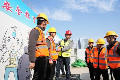 山東濟南：新春開(kāi)工忙