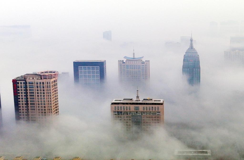 寧夏銀川出現平流霧景觀(guān)