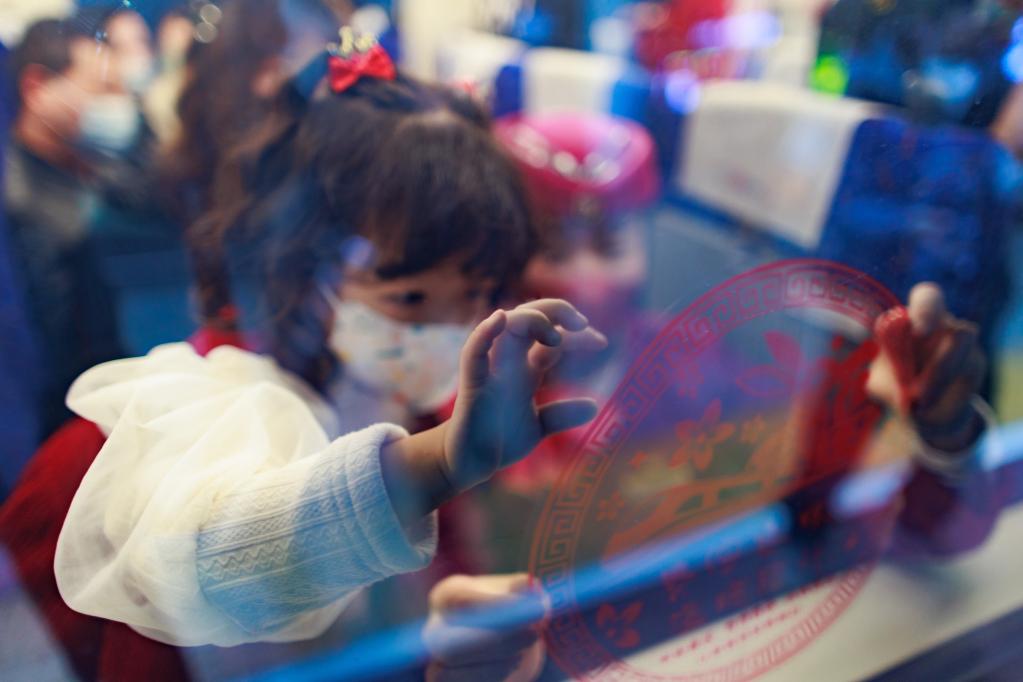 新華全媒+丨今年春運，這些瞬間讓人久久回味