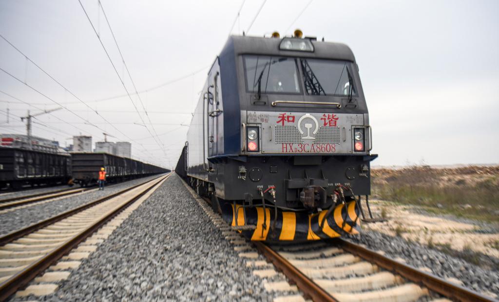 西部陸海新通道鐵海聯(lián)運&ldquo;開(kāi)門(mén)紅&rdquo;