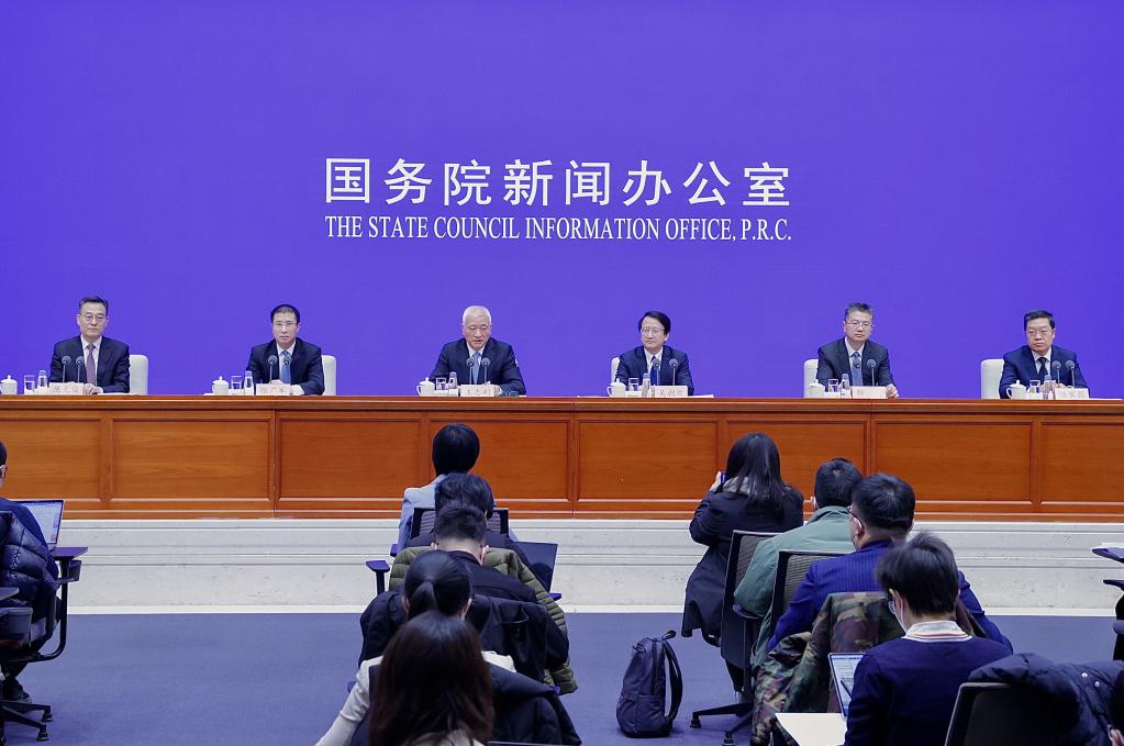 新華全媒+丨國新辦舉行&ldquo;權威部門(mén)話(huà)開(kāi)局&rdquo;系列主題新聞發(fā)布會(huì ) 介紹&ldquo;深入實(shí)施創(chuàng  )新驅動(dòng)發(fā)展戰略，加快建設科技強國&rdquo;