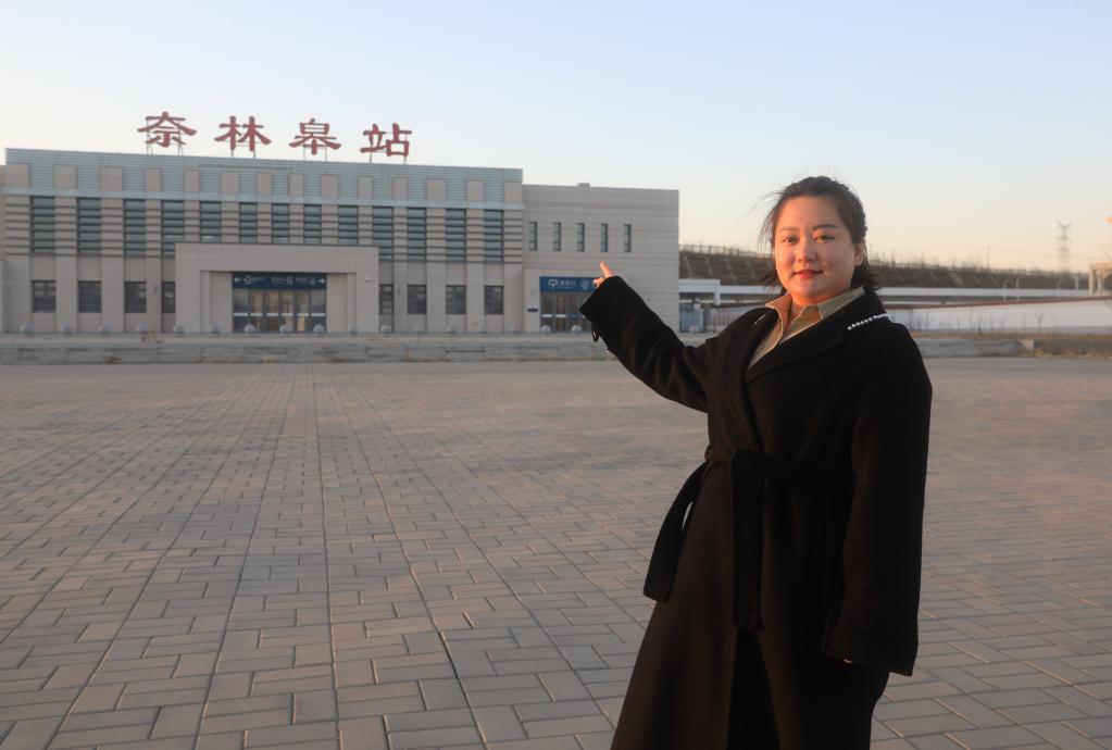 新華全媒+&middot;代表風(fēng)采錄丨王穎：做 &ldquo;有情懷，會(huì )妙招，富鄉親&rdquo;新時(shí)代返鄉新農人