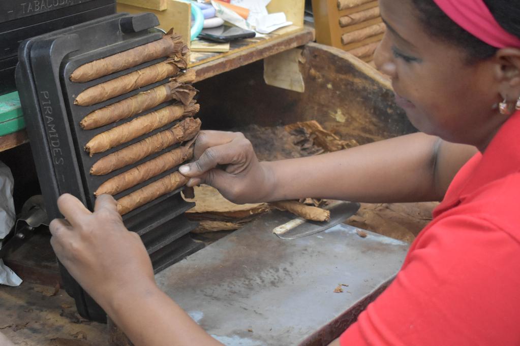 走進(jìn)古巴雪茄廠(chǎng)