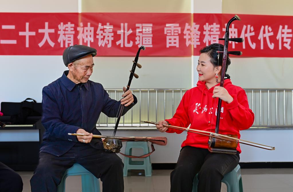 內蒙古二連浩特：惠民文藝到邊關(guān)