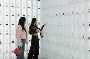 &ldquo;她經(jīng)濟&rdquo;點(diǎn)亮美妝生活節