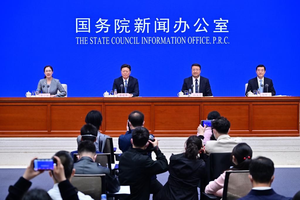 國新辦舉行&ldquo;權威部門(mén)話(huà)開(kāi)局&rdquo;系列主題新聞發(fā)布會(huì )介紹&ldquo;守國門(mén)、促發(fā)展，為推進(jìn)中國式現代化貢獻海關(guān)力量&rdquo;有關(guān)情況