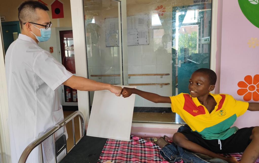 &ldquo;一帶一路&rdquo;故事繪丨非洲大陸最西端的中國醫生