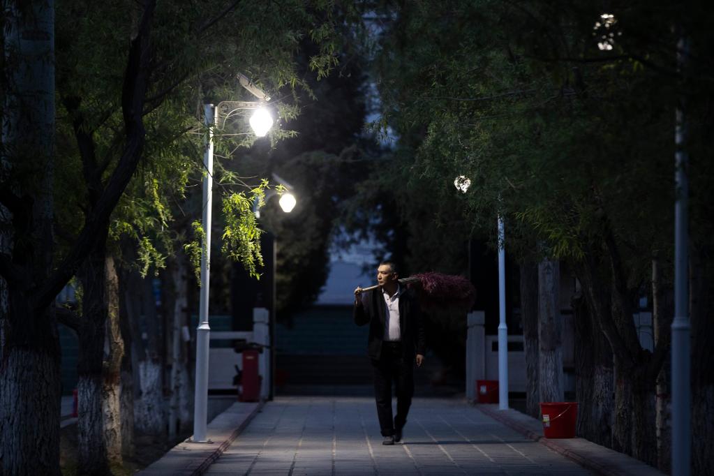 新華全媒+丨國道之行 從雪山奔向大海丨&ldquo;爸爸您放心，您的戰友我照顧得好好的！&rdquo;