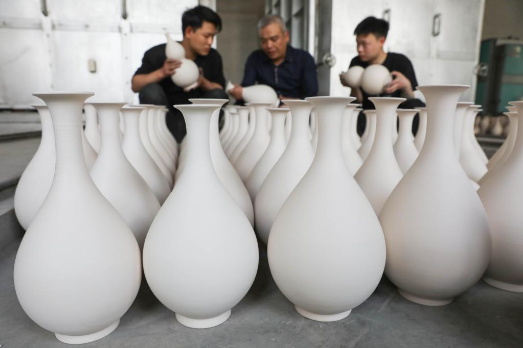 河南寶豐:發(fā)展汝瓷產(chǎn)業(yè) 助力鄉村振興