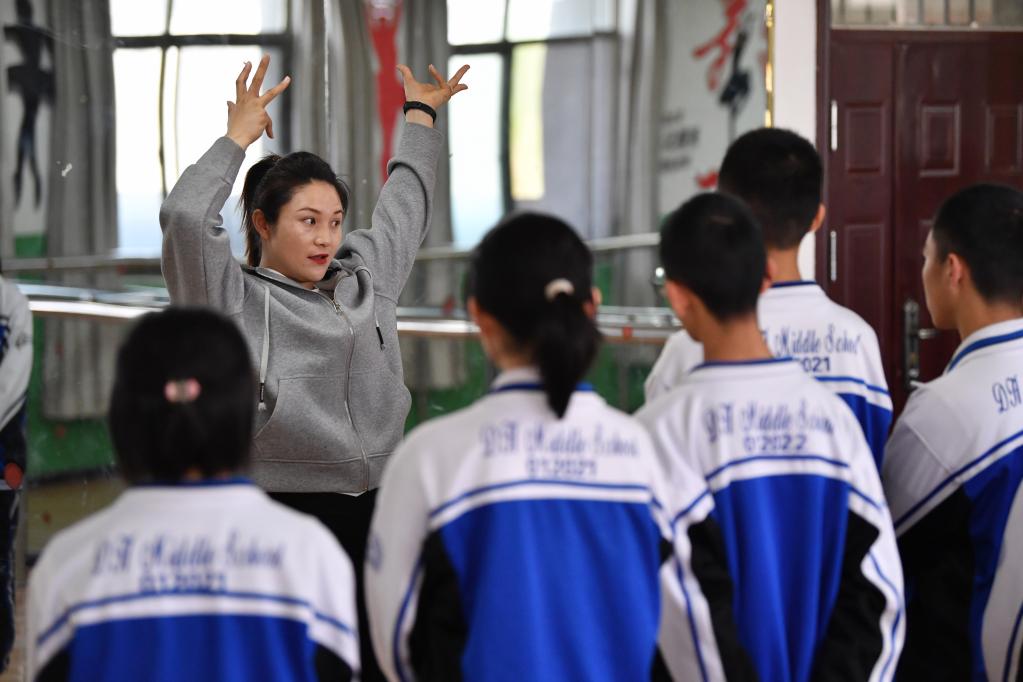 課間操，舞從敦煌來(lái)