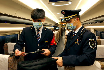 高鐵&ldquo;鐵男組&rdquo;五一假期光榮在崗