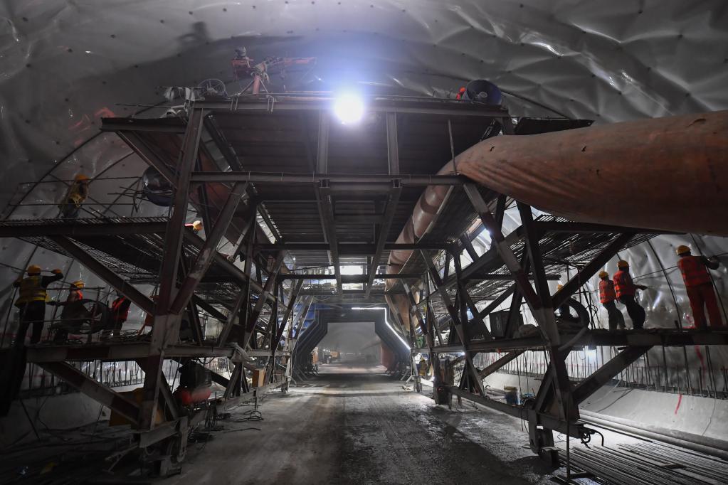 長(cháng)沙：梅浦聯(lián)絡(luò )線(xiàn)建設正酣