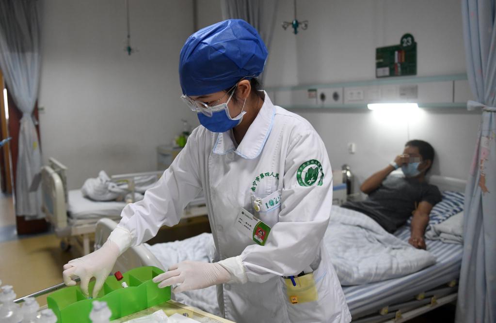 新華全媒+丨艾滋病房里的&ldquo;00后&rdquo;護士