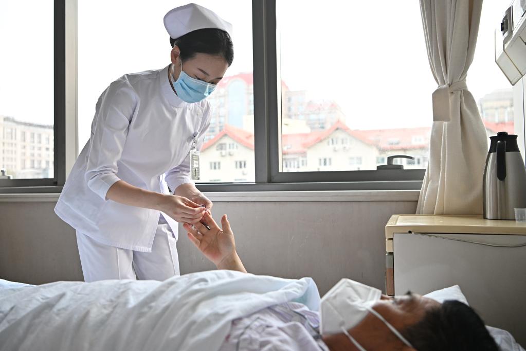 新華全媒+丨&ldquo;提燈天使&rdquo;的十二時(shí)辰&mdash;&mdash;卯時(shí)