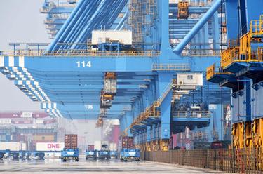 山東港口青島港：全自動(dòng)化碼頭再創(chuàng  )新紀錄