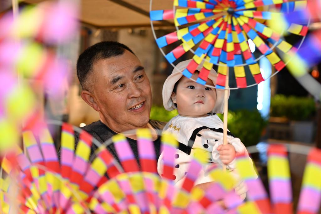 山東即墨：&ldquo;夜經(jīng)濟&rdquo;煥發(fā)城市新活力