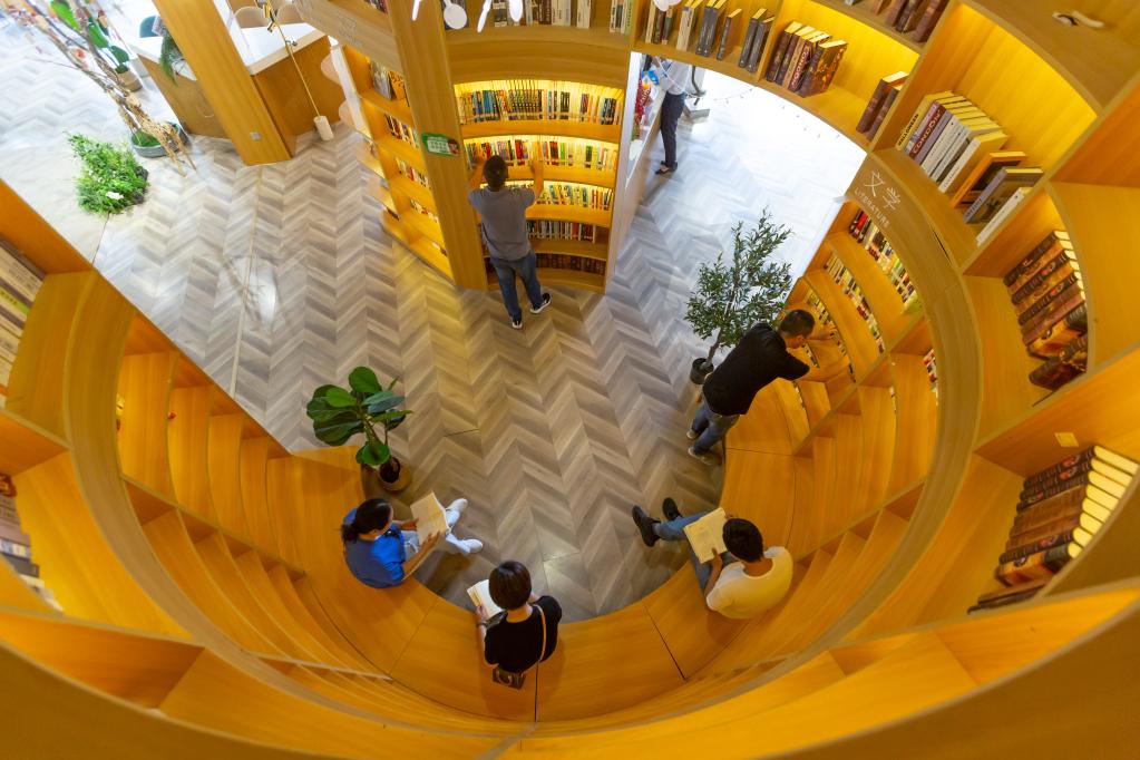 江西南昌：城市書(shū)房打造&ldquo;書(shū)式&rdquo;生活